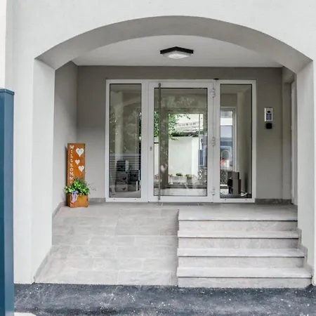 Haus Schnoell 8 בית נופש *