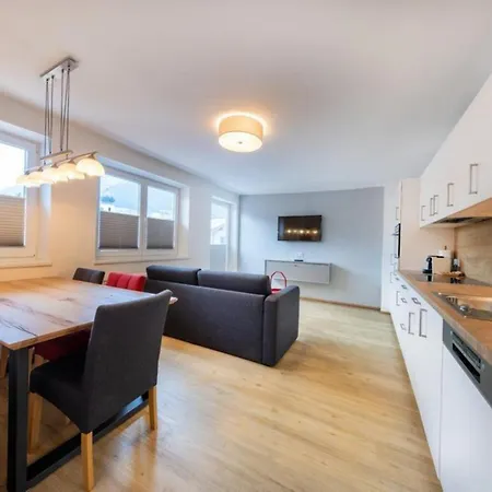 Haus Schnoell 8 מיטרסיל