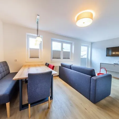 בית נופש Haus Schnoell 8 *